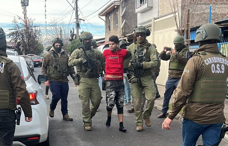 Detienen a "El Panda", acusado de disparar contra dos carabineros en Lo Espejo