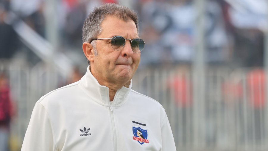 Aníbal Mosa asegura que en Colo-Colo trabajan para reforzar al equipo, pero "de forma inteligente"