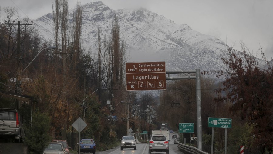 Encuentran con vida a las tres personas desaparecidas en el Cajón del Maipo tras la emergencia climática