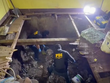Fiscalía descubre osamentas humanas enterradas en «casa de tortura» del Tren de Aragua en Quinta Normal