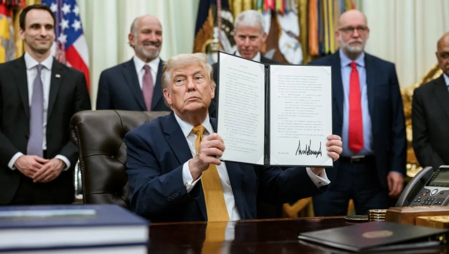 Gobierno de Trump oficializa arancel de 12,5% a Chile por "no combatir el trabajo forzoso"
