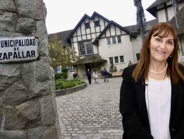 El millonario premio de consuelo que el Municipio de Zapallar le dio a Andrea Quiero, directora removida del SSVQ por saltarse la flla