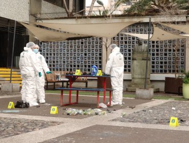 Dos adolescentes fueron detenidos por lanzamiento de bombas molotov contra carabineros a las afueras del Instituto Nacional