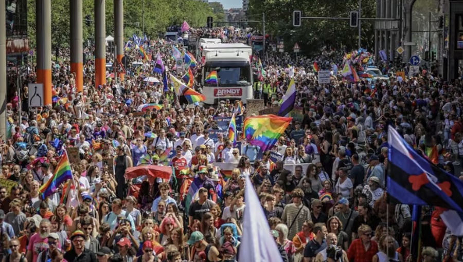 Atropello múltiple deja varios heridos en marcha del Orgullo en Berlín
