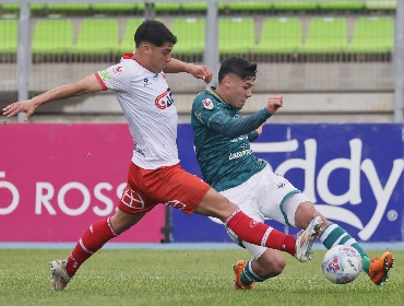 Santiago Wanderers vence a San Felipe y alcanza a Cobreloa en la cima