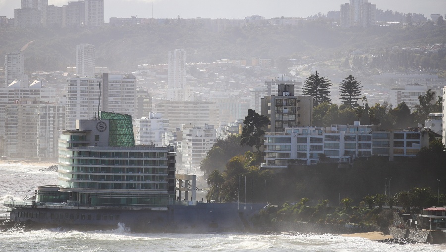 Armada emite aviso de marejadas por olas de hasta 13 metros entre Algarrobo y Constitución