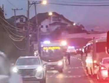 Volcamiento de vehículo a la altura de la Virgen Negra en Viña del Mar genera alta congestión