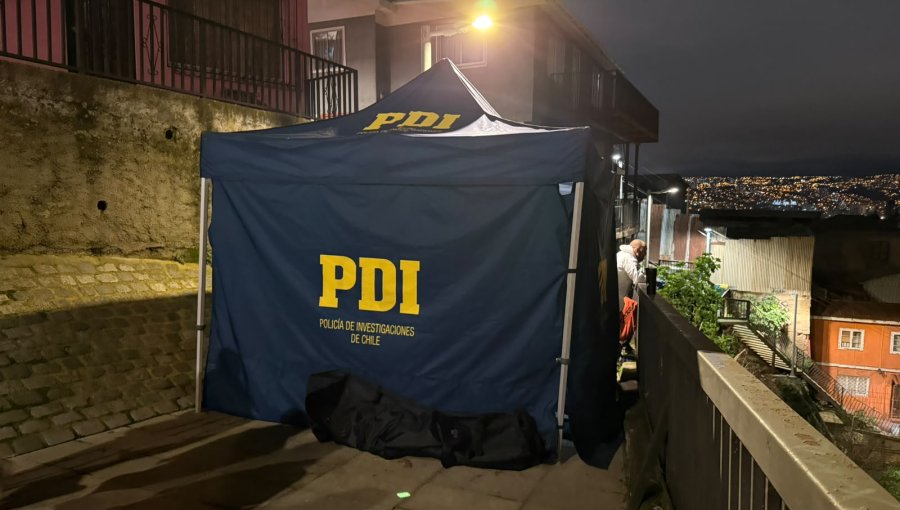 Sujeto de 19 años muere acribillado de cuatro disparos en el cerro Toro de Valparaíso