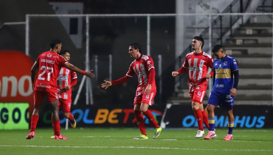 U. La Calera logra un agónico empate ante Everton, pero se mantiene colista de la Liga de Primera