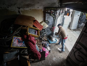 Desalojan vivienda de facción del Tren de Aragua donde se encontró un cuerpo enterrado en Quinta Normal