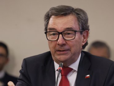 Ministro de Defensa califica de "injusto" el arancel de EE.UU. a Chile y cuestiona impacto en la relación bilateral