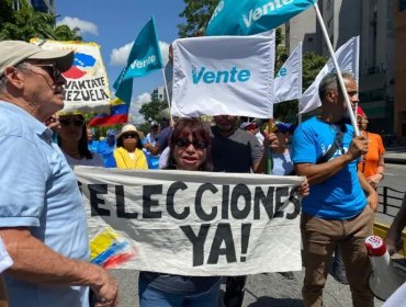 Realizan las primeras manifestaciones tras el doble terremoto y al cumplirse dos años de las elecciones presidenciales de 2024 en Venezuela