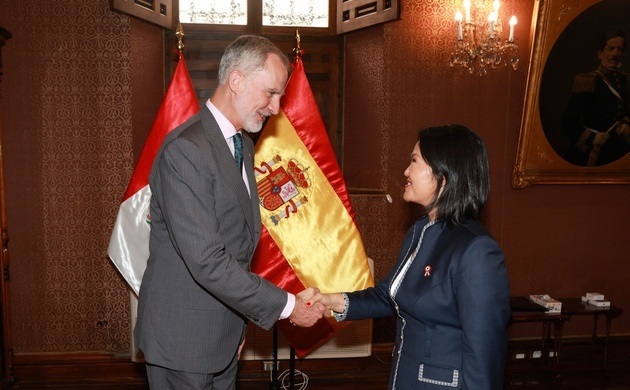 Felipe VI se reúne con Keiko Fujimori antes de su toma de posesión en Perú