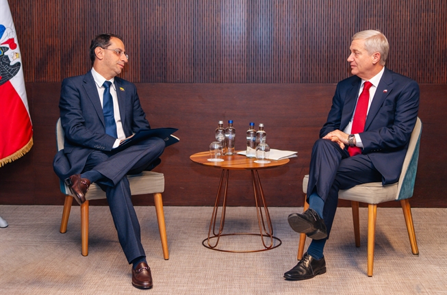 Presidente Kast sostiene cita bilateral con el vicepresidente de Colombia en el marco del cambio de mando en Perú