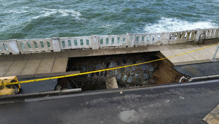 Reapertura de la avenida Altamirano de Valparaíso queda en manos del MOP tras daños provocados por los sistemas frontales