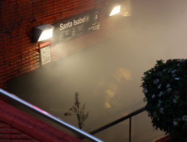 Estación Santa Isabel de la Línea 5 del Metro de Santiago permanecerá cerrada este jueves tras incendio en vagón