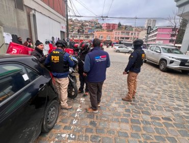 Fiscalización migratoria en el barrio Almendral de Valparaíso deja 13 extranjeros denunciados por irregularidades