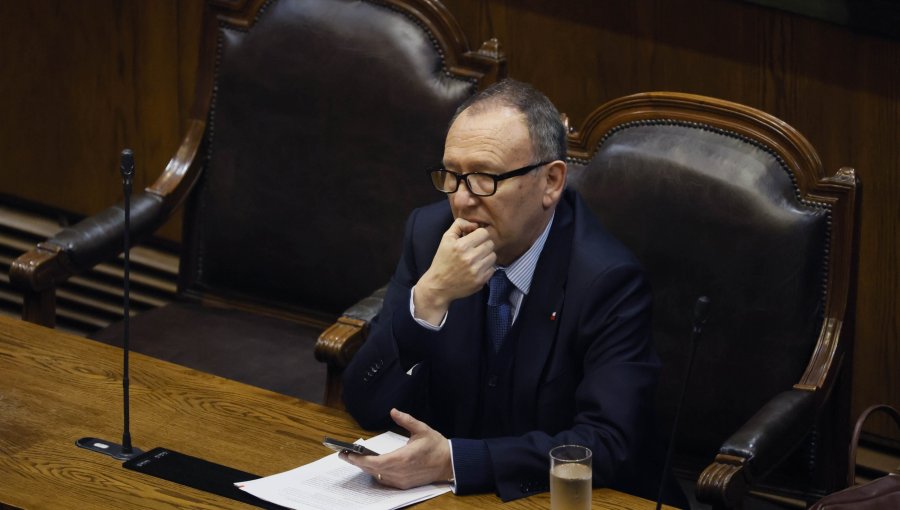 Ministro García Ruminot reitera que "no está en los planes" del Gobierno privatizar Codelco