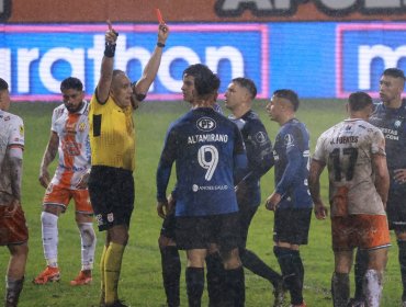 Kevin Altez recibió duro castigo tras intentar agredir a árbitro en el partido de Huachipato contra Cobresal
