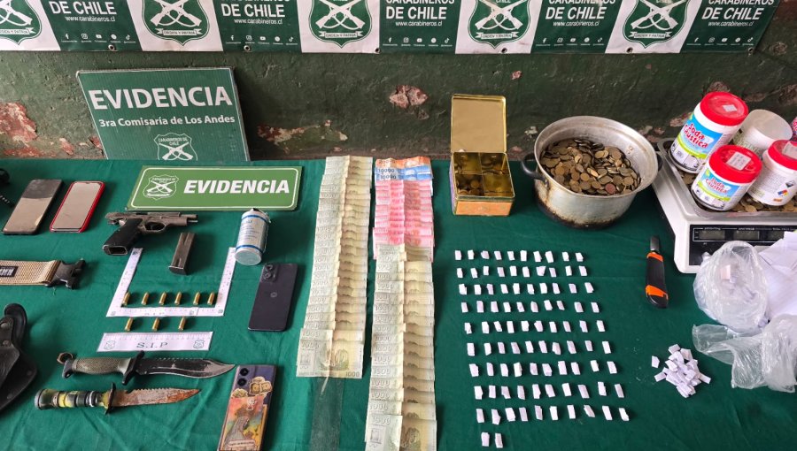 Tres detenidos y armas incautadas deja operativo policial en población de Los Andes