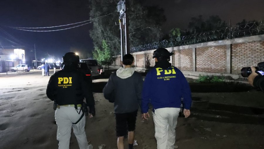 PDI detiene en Lampa a prófugo por agresión sexual contra menor de 14 años y a sujeto buscado por VIF