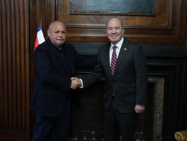 Gobernador Mundaca traslada al Ministro de Hacienda las prioridades de inversión para la región de Valparaíso