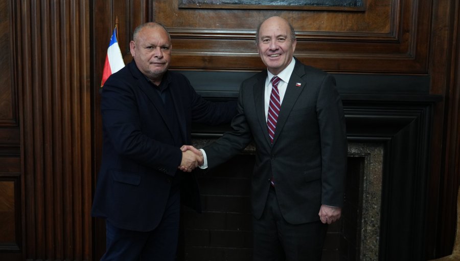 Gobernador Mundaca traslada al Ministro de Hacienda las prioridades de inversión para la región de Valparaíso