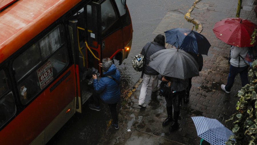 Nuevo sistema frontal ingresará este sábado a la región de Valparaíso: lluvias se concentrarán en la madrugada del domingo