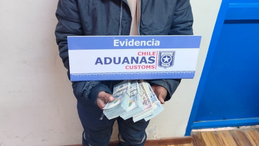 Aduanas detecta contrabando de US36.300 en bus en paso fronterizo Ollagüe