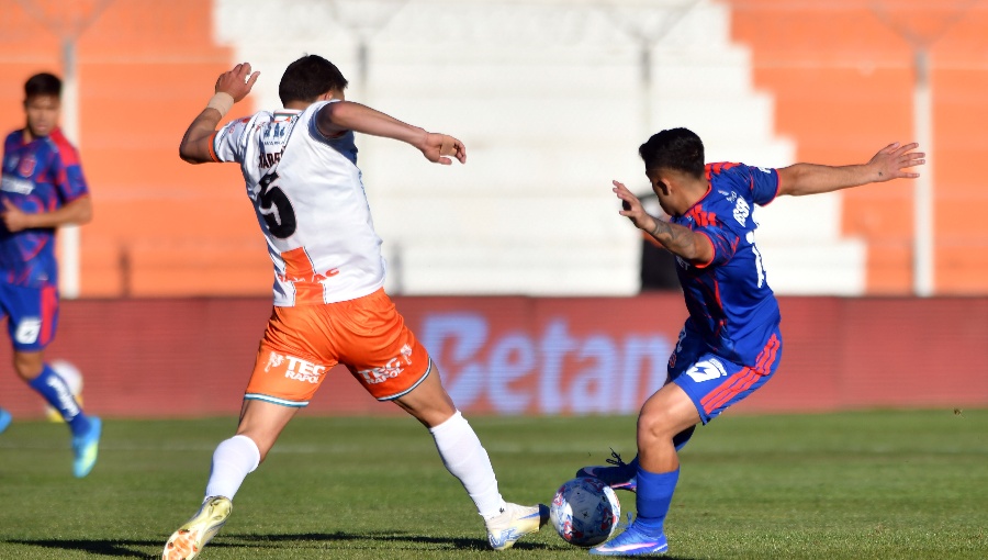 Agustín Nadruz deja Cobresal y es transferido a Sarmiento de Junín