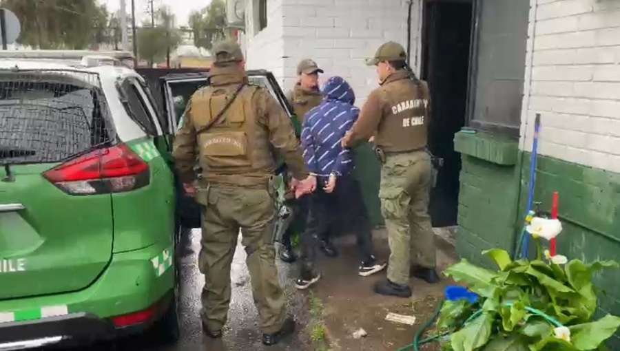 Carabineros detiene a banda juvenil tras robo armado de vehículo en Pudahuel