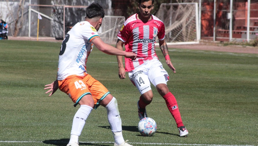 Cobresal golea a Unión La Calera en duelo clave por el descenso