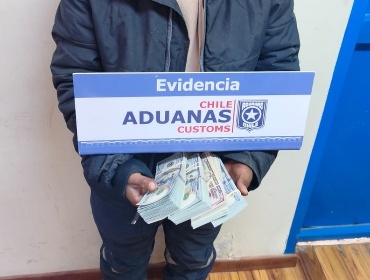 Aduanas detecta contrabando de US36.300 en bus en paso fronterizo Ollagüe