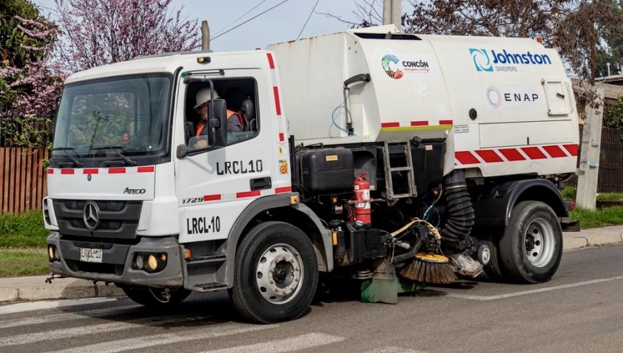 Concón suma moderna barredora de alto rendimiento para reforzar la limpieza de calles y prevenir posibles anegamientos