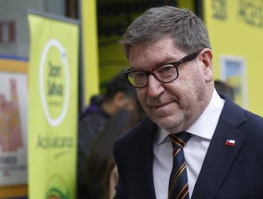 Biministro Mas valora Imacec de 2,4% y asegura que la economía comienza a salir del estancamiento