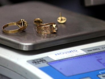 "Tía Rica" eleva a $30 mil el valor del gramo de oro en Valparaíso y Coquimbo para ir en ayuda de damnificados por sistema frontal