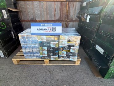 Incautan camión con más de 27 mil cajetillas de cigarro de contrabando en Quillagua
