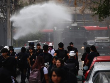 Marcha estudiantil en Santiago generó interrupciones en el tránsito, incidentes menores y toma de liceos