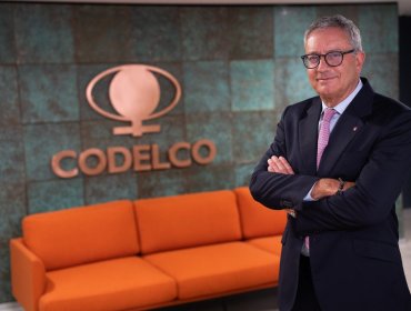 Presidente de Codelco descarta abrir la propiedad de la estatal y asegura que el plan es superar la crisis "sin venderla"