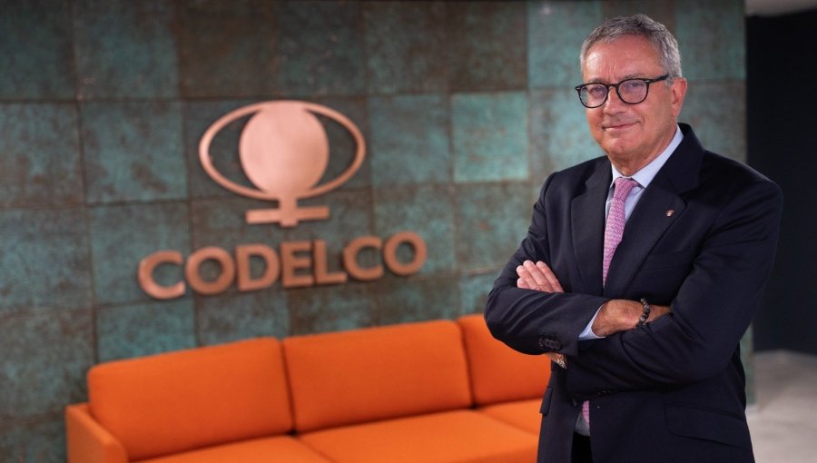 Presidente de Codelco descarta abrir la propiedad de la estatal y asegura que el plan es superar la crisis "sin venderla"