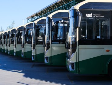 Firman contratos que dan inicio al proceso que modernizará el transporte público del Gran Valparaíso: sumarán 600 buses desde 2027