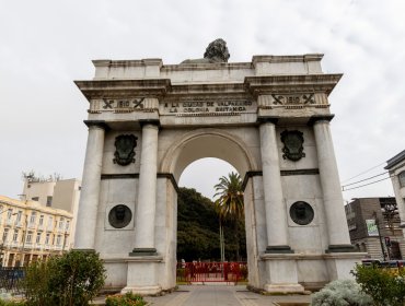 Valparaíso inicia estudio para restaurar el Arco Británico de cara a los 500 años de la ciudad