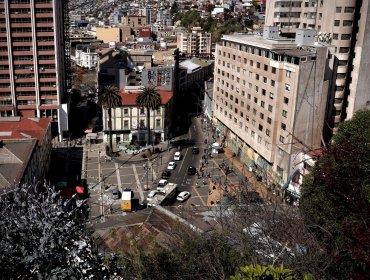 Plaza Aníbal Pinto de Valparaíso sería uno de los barrios a intervenir con nuevo estado de excepción anunciado por La Moneda