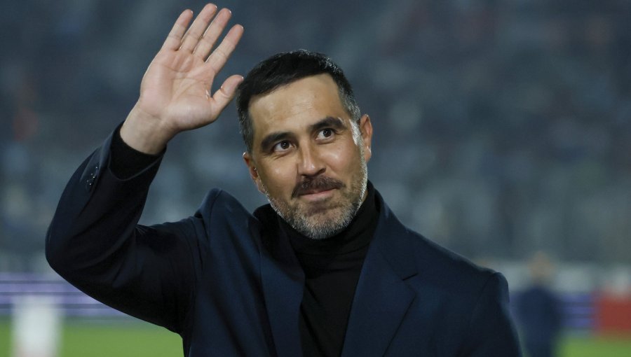 Claudio Bravo abre la puerta a trabajar con Manuel Pellegrini en la Roja: "Sería fantástico"