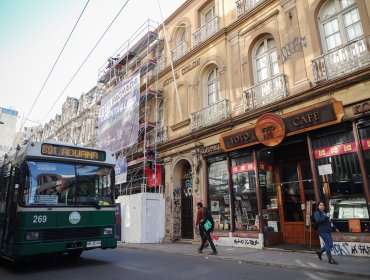 «Esta fachada cuenta algo»: Valparaíso impulsa recuperación del exHotel Colón y lanza campaña en pos de su memoria patrimonial