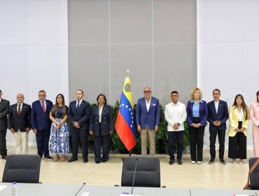 Asamblea Nacional chavista y oposición inician diálogo tras terremotos en Venezuela