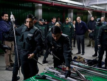 Decomisan cerca de 200 estoques, más de 30 celulares, licor artesanal y sustancias ilícitas en Colina 2