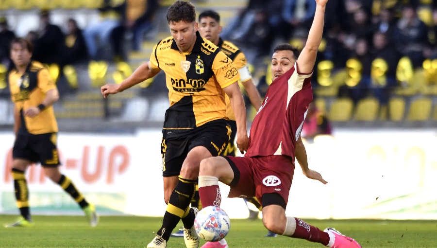 Coquimbo Unido rescata agónico empate ante La Serena en polémico clásico