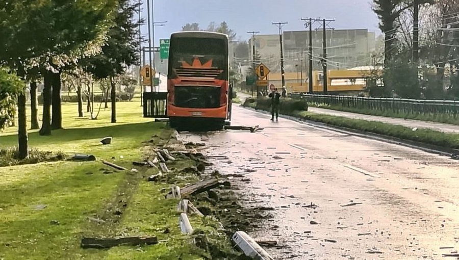 Detienen a conductor de bus de Deportes Temuco tras fatal accidente que cobró la vida de los padres del futbolista Yerko Águila