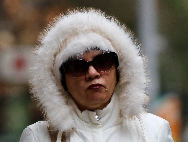 Frío se intensifica en la Región Metropolitana: termómetros podrían marcar 0°C este lunes